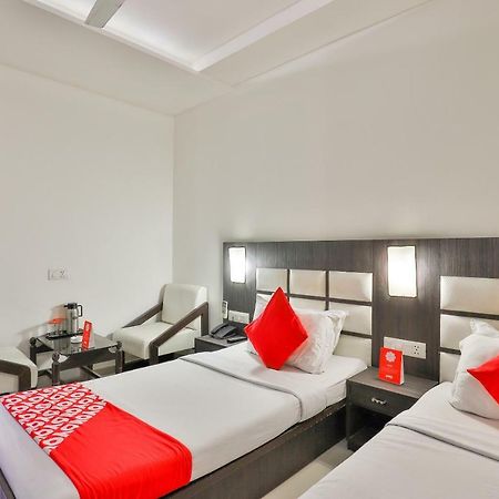 Oyo 2351 Hotel Golden Plaza Ahmadábád Exteriér fotografie