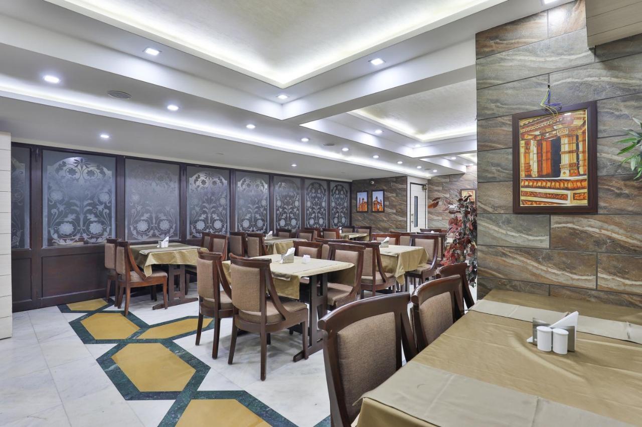 Oyo 2351 Hotel Golden Plaza Ahmadábád Exteriér fotografie