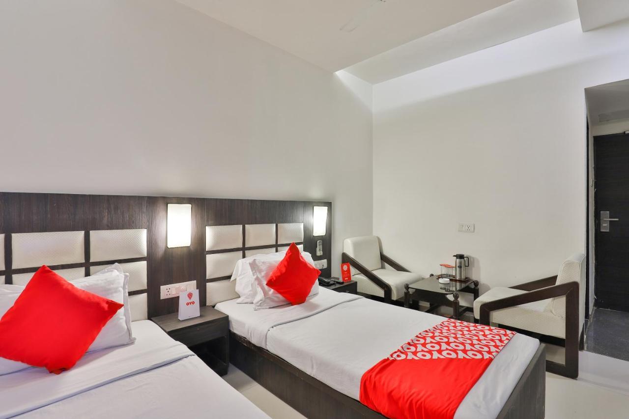 Oyo 2351 Hotel Golden Plaza Ahmadábád Exteriér fotografie