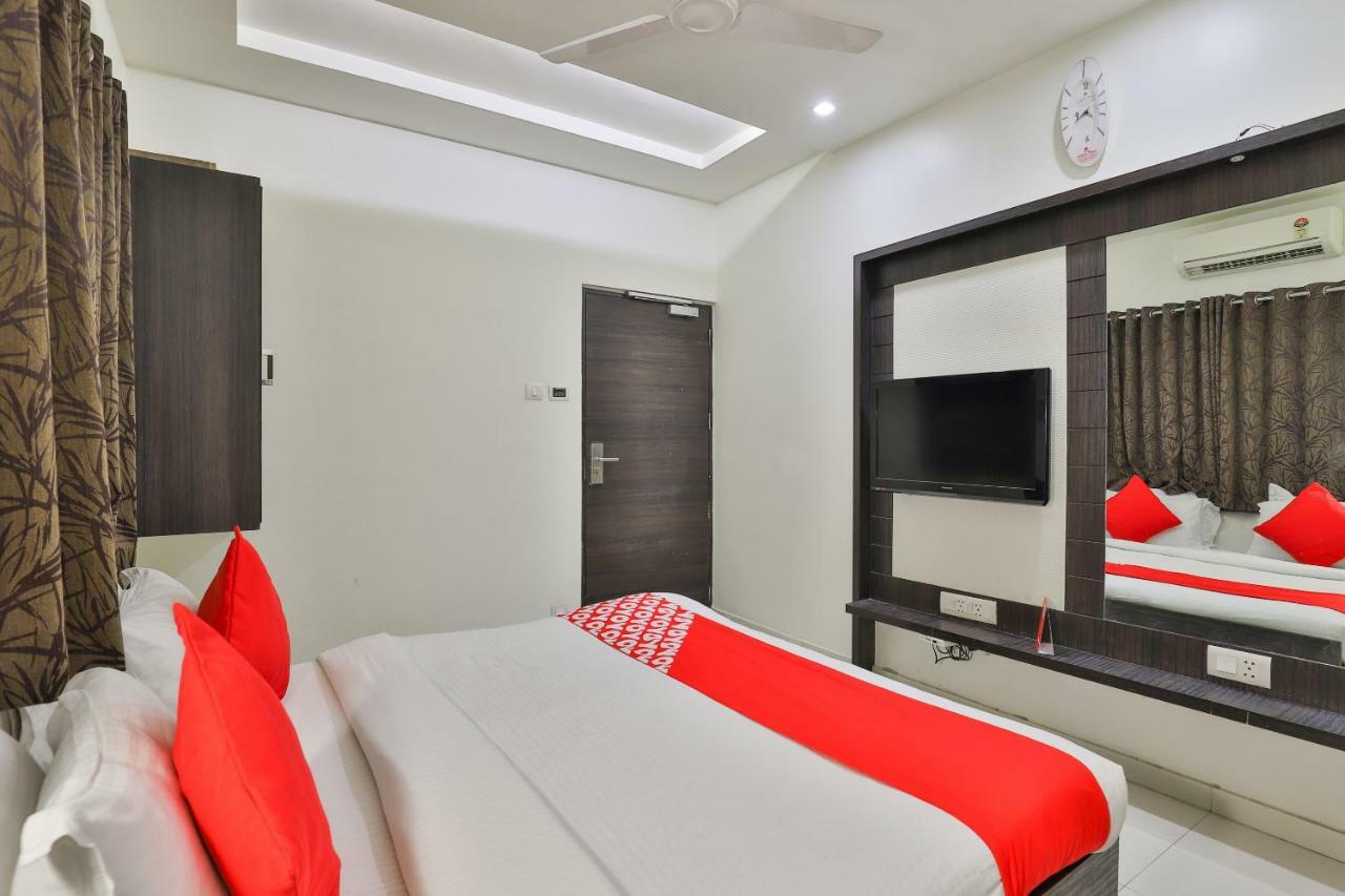 Oyo 2351 Hotel Golden Plaza Ahmadábád Exteriér fotografie